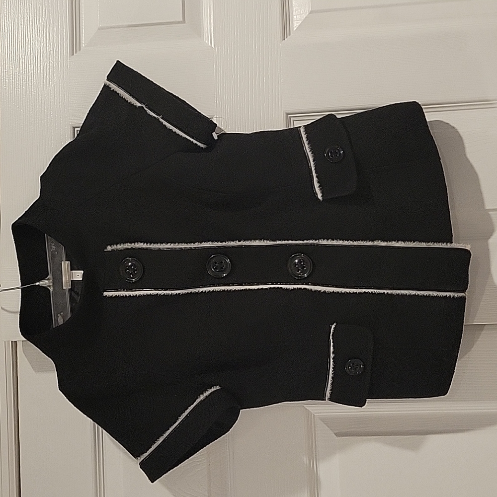 B/W NWOT short sleeve lined jacket